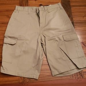 Dickies cargo shorts khaki size 32 men’s